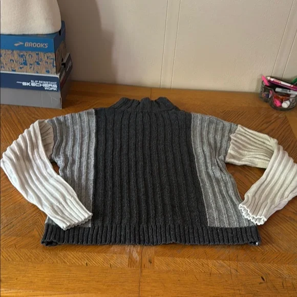 Time and Tru Black and Gray Ribbed Turtleneck Sweater - Picture 4 of 13